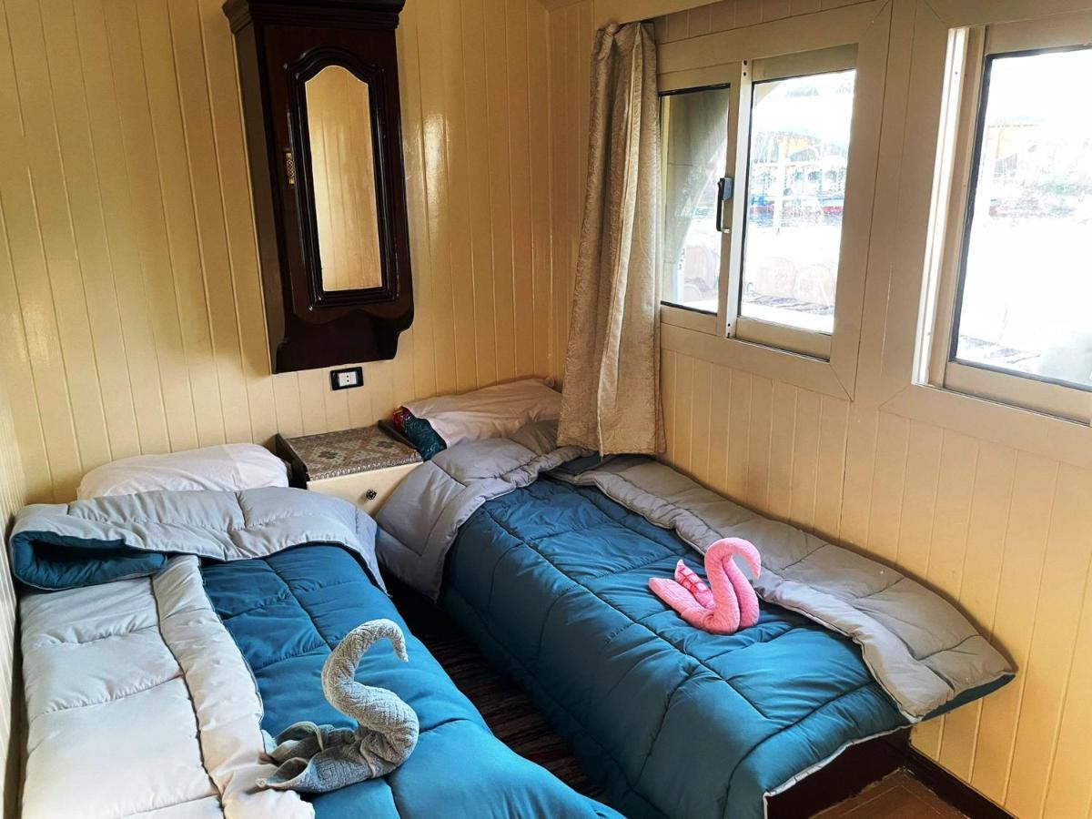 Floating Hotel- Happy Nile Boat Luxor Ngoại thất bức ảnh