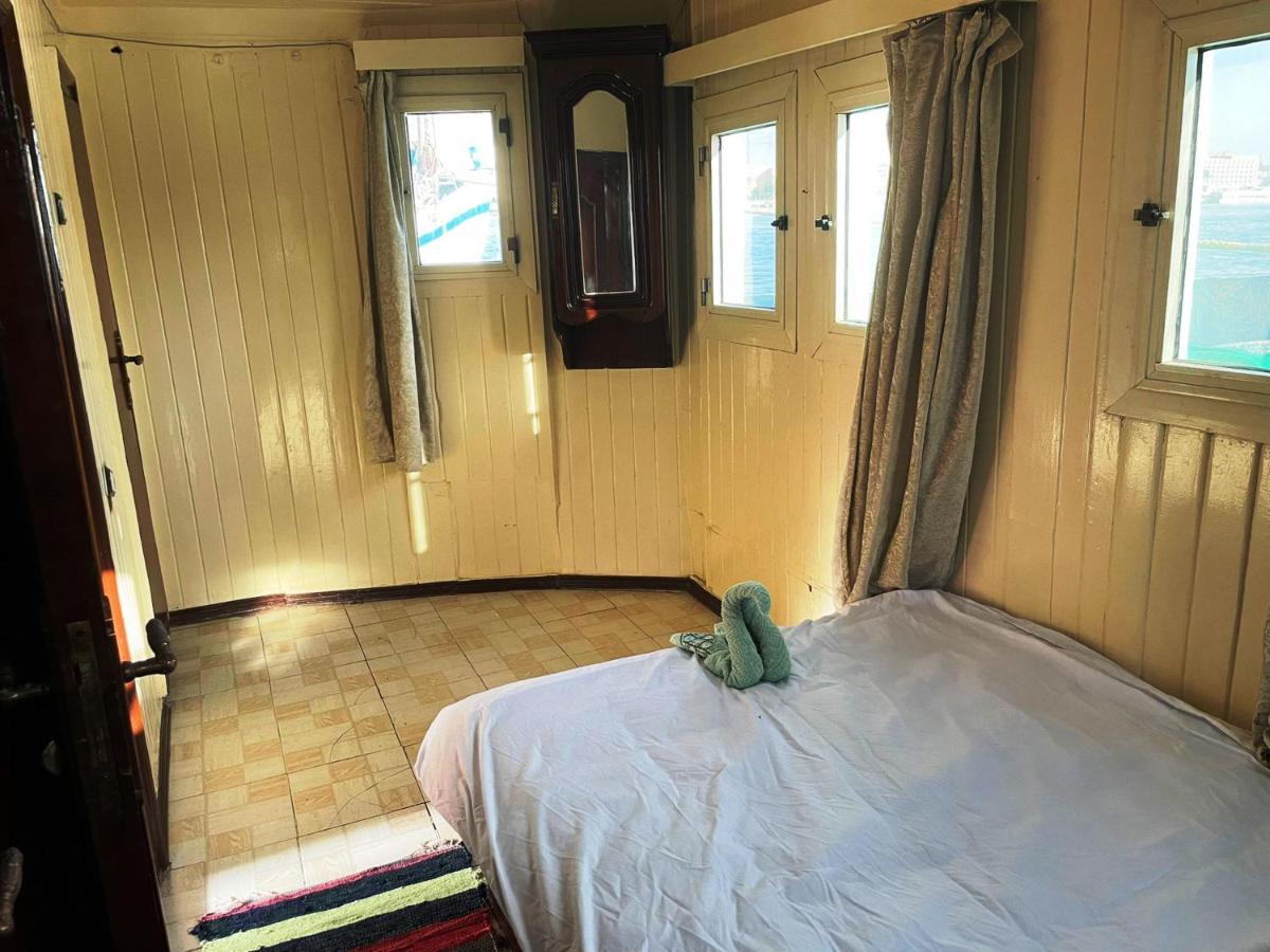 Floating Hotel- Happy Nile Boat Luxor Ngoại thất bức ảnh
