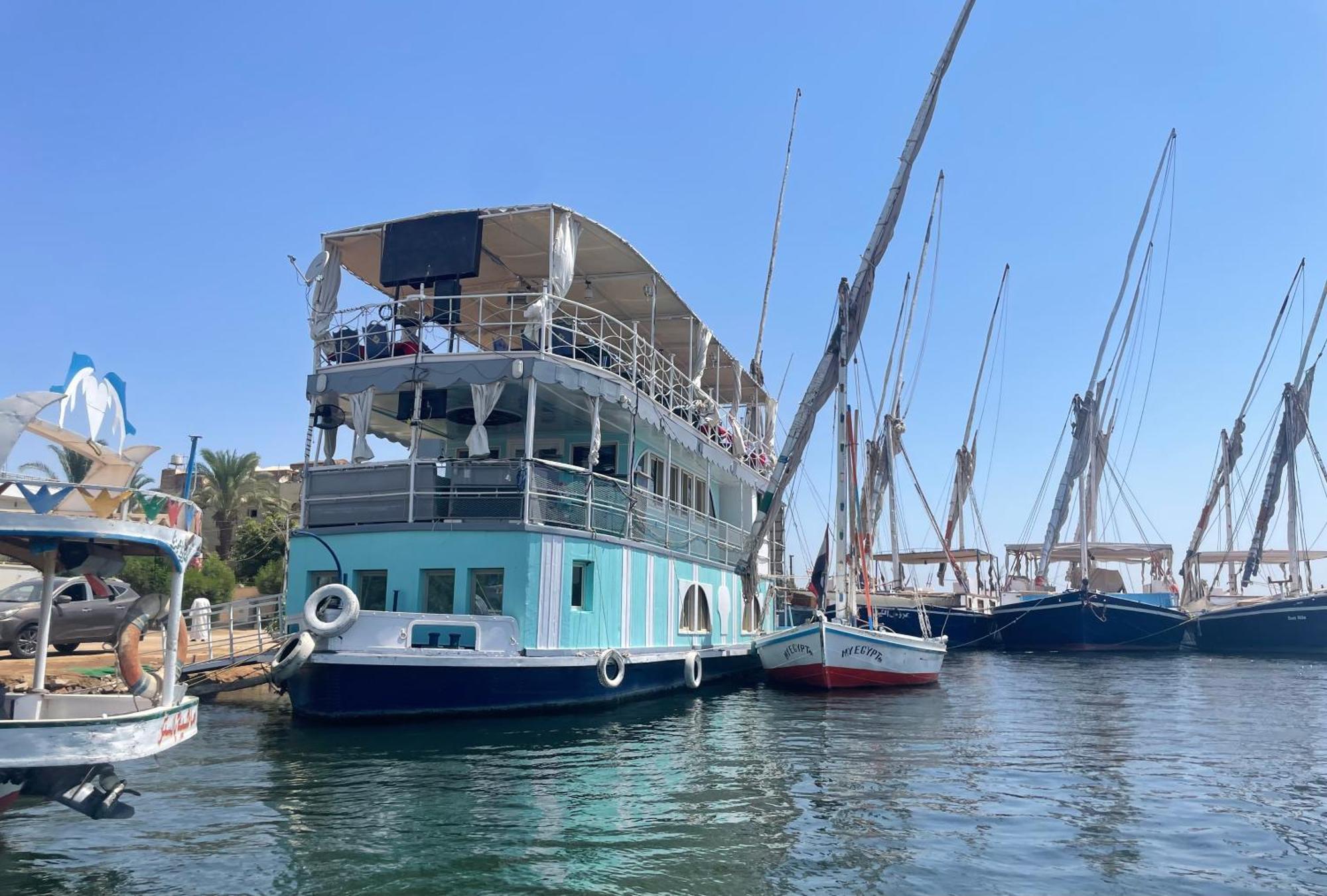 Floating Hotel- Happy Nile Boat Luxor Ngoại thất bức ảnh